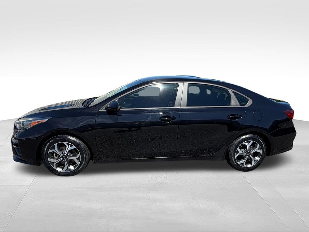 Used 2021 Black Kia LXS image 2