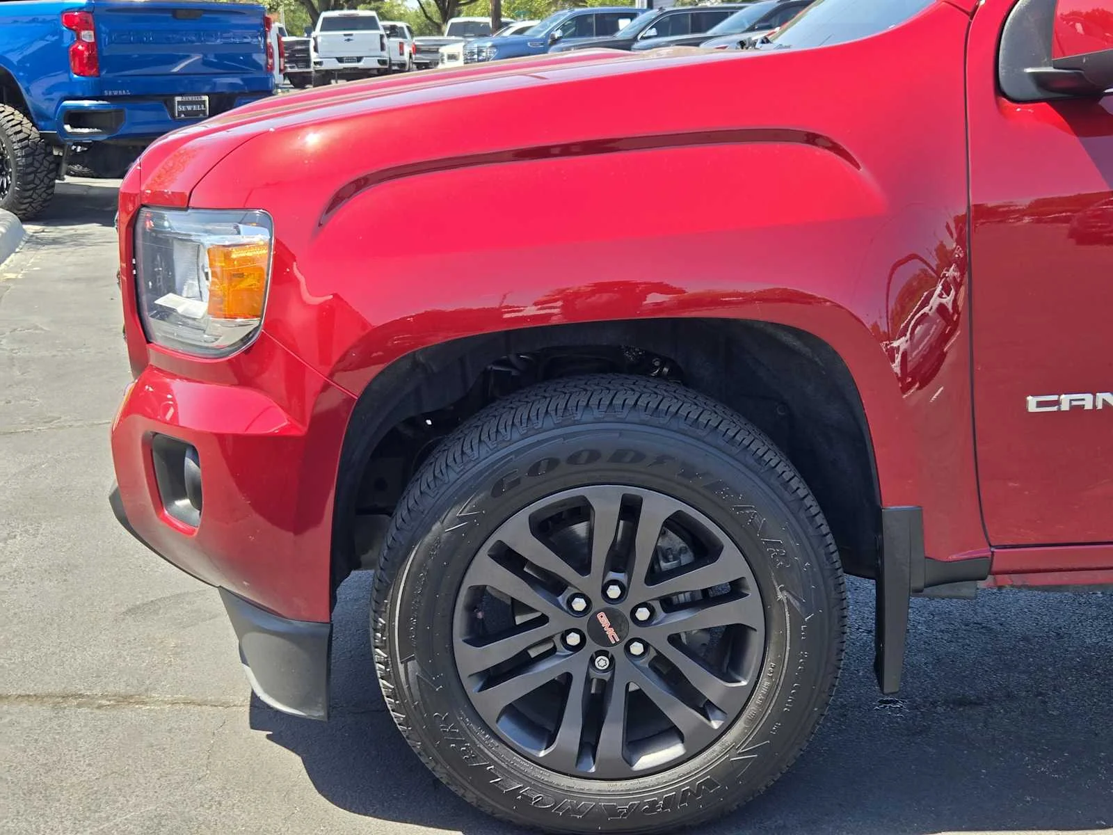Used 2020 RED QUARTZ TINTCOAT GMC 4WD SLE image 10