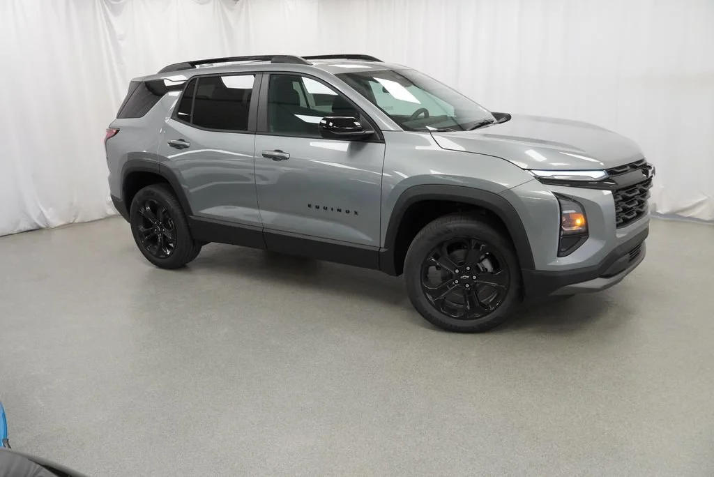 2027 Chevrolet Equinox LT - Photo 6