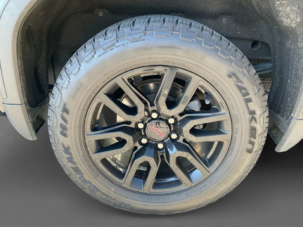 Used 2022 ONYX BLACK GMC Elevation image 9