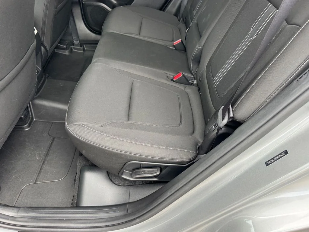 Used 2024 Silver Hyundai SEL image 12