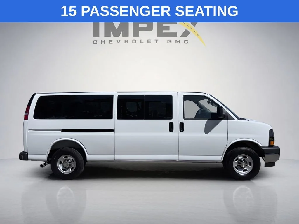 Used 2025 Summit White Chevrolet 1LT image 6