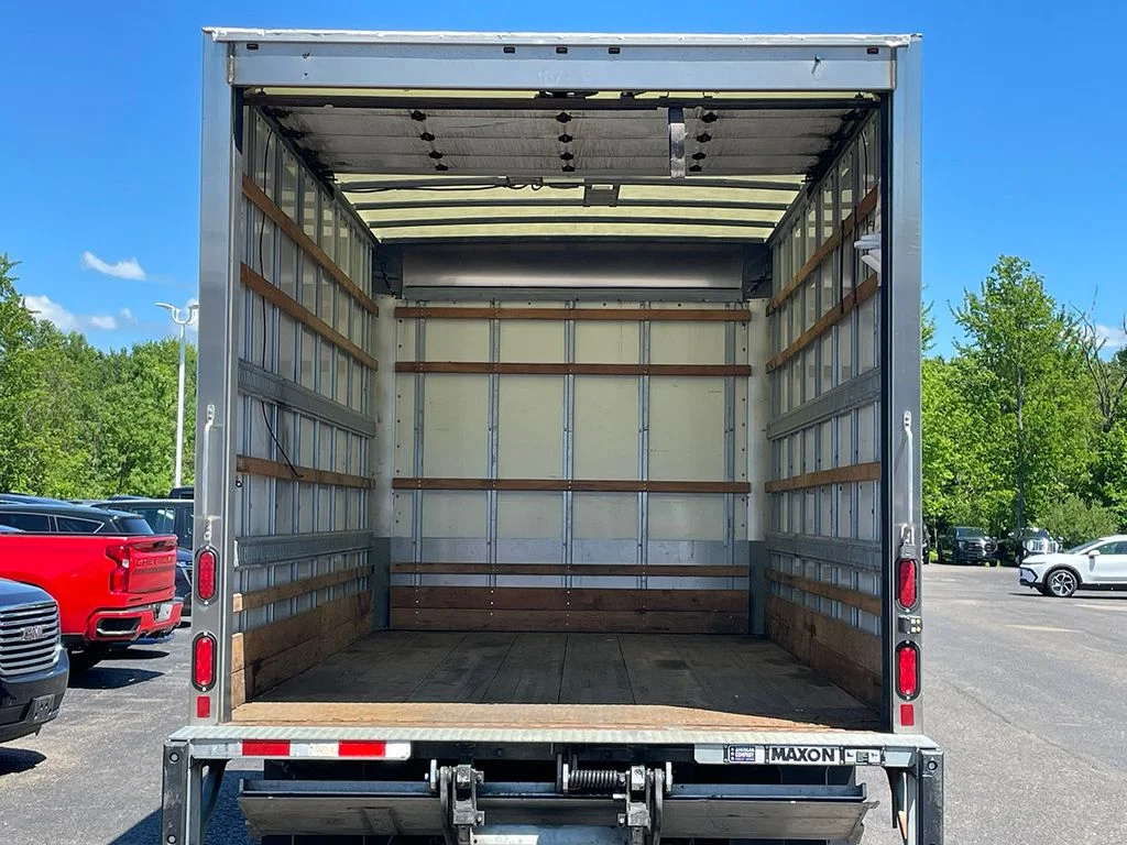 Used 2021 White Isuzu  image 12