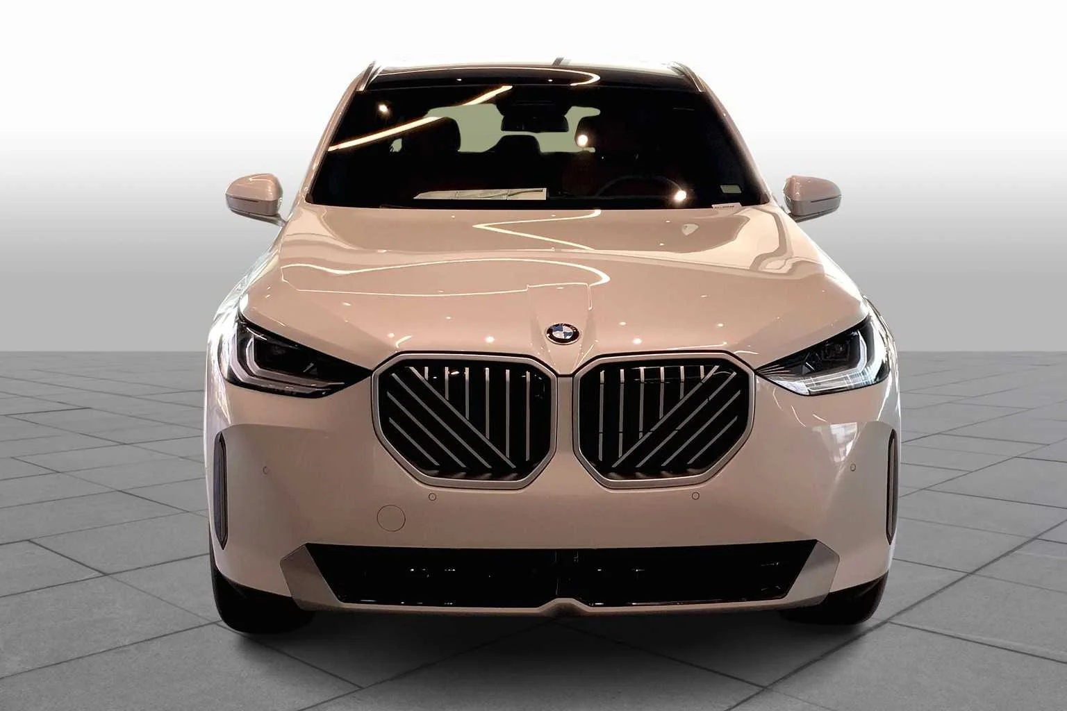 New 2026 Mineral White Metallic BMW 30 xDrive image 3
