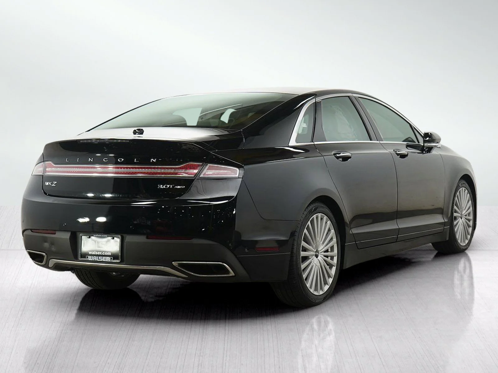 Used 2017 Black Velvet Lincoln Reserve image 5