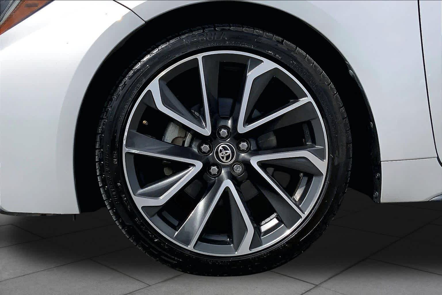Used 2020 Classic Silver Metallic Toyota SE image 11