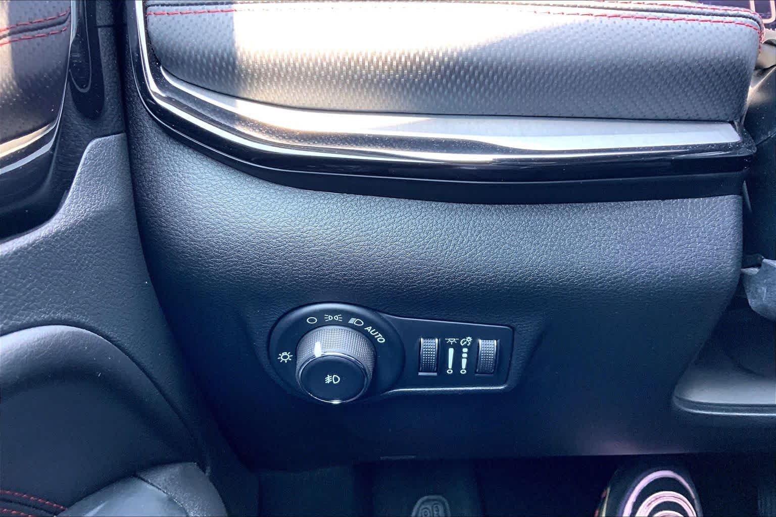 Used 2026 Bright White Clearcoat Jeep Trailhawk image 33