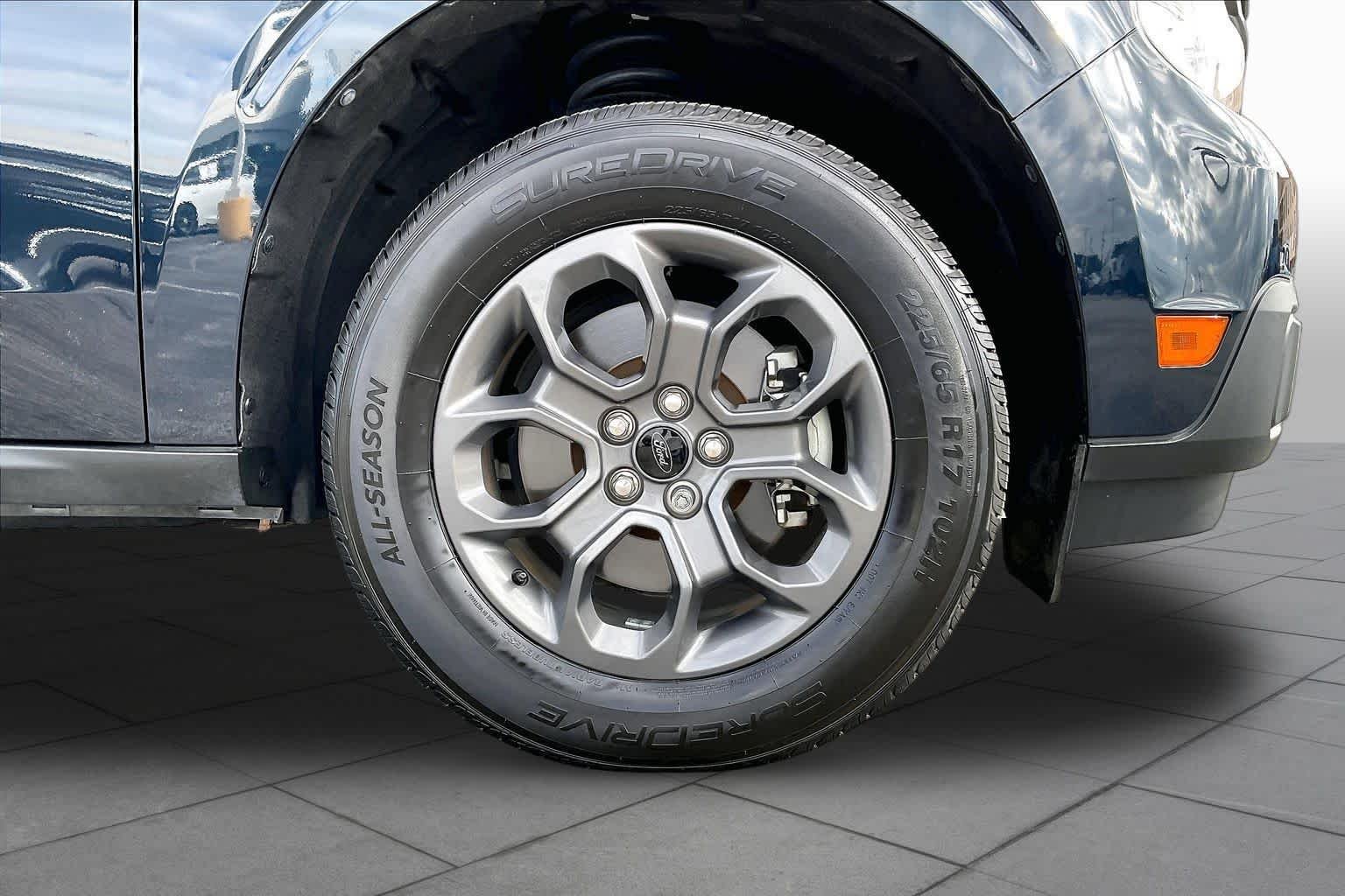 Used 2022 Alto Blue Tinted Clearcoat Metallic Ford XLT image 11
