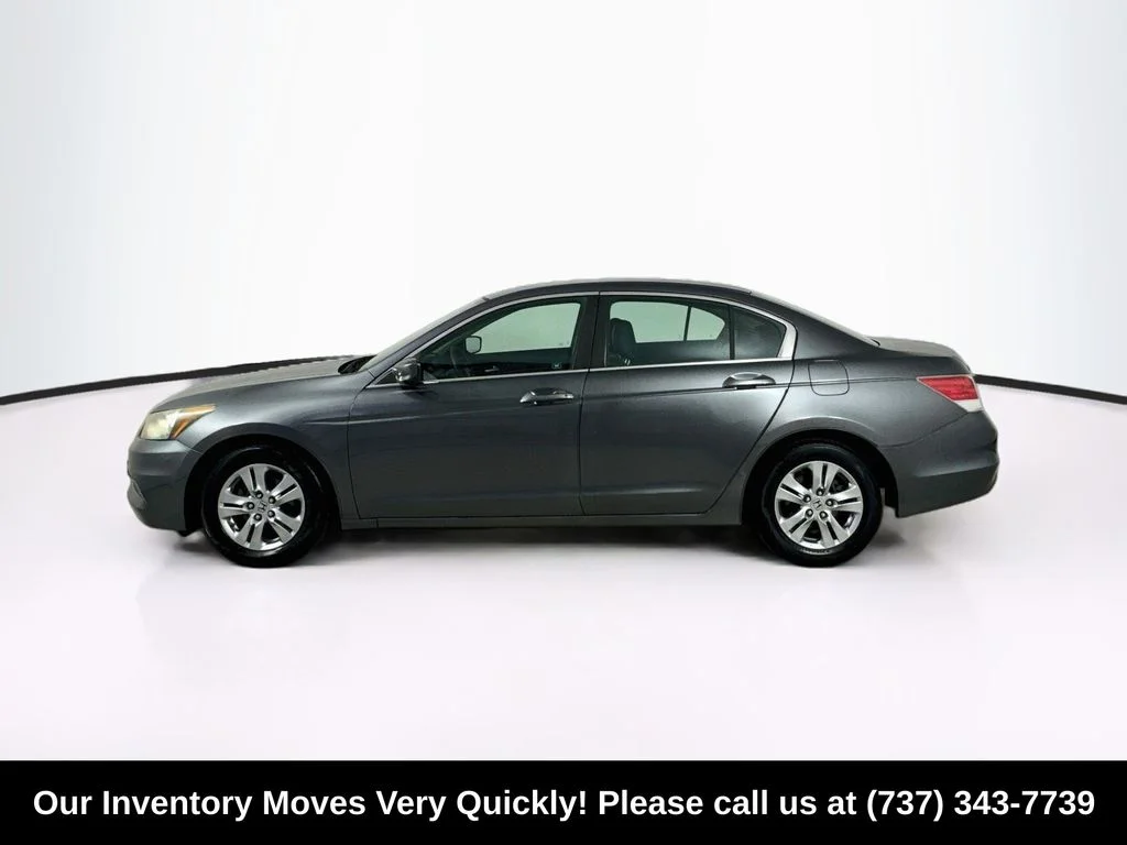 Used 2011 Polished Metal Metallic Honda SE image 4