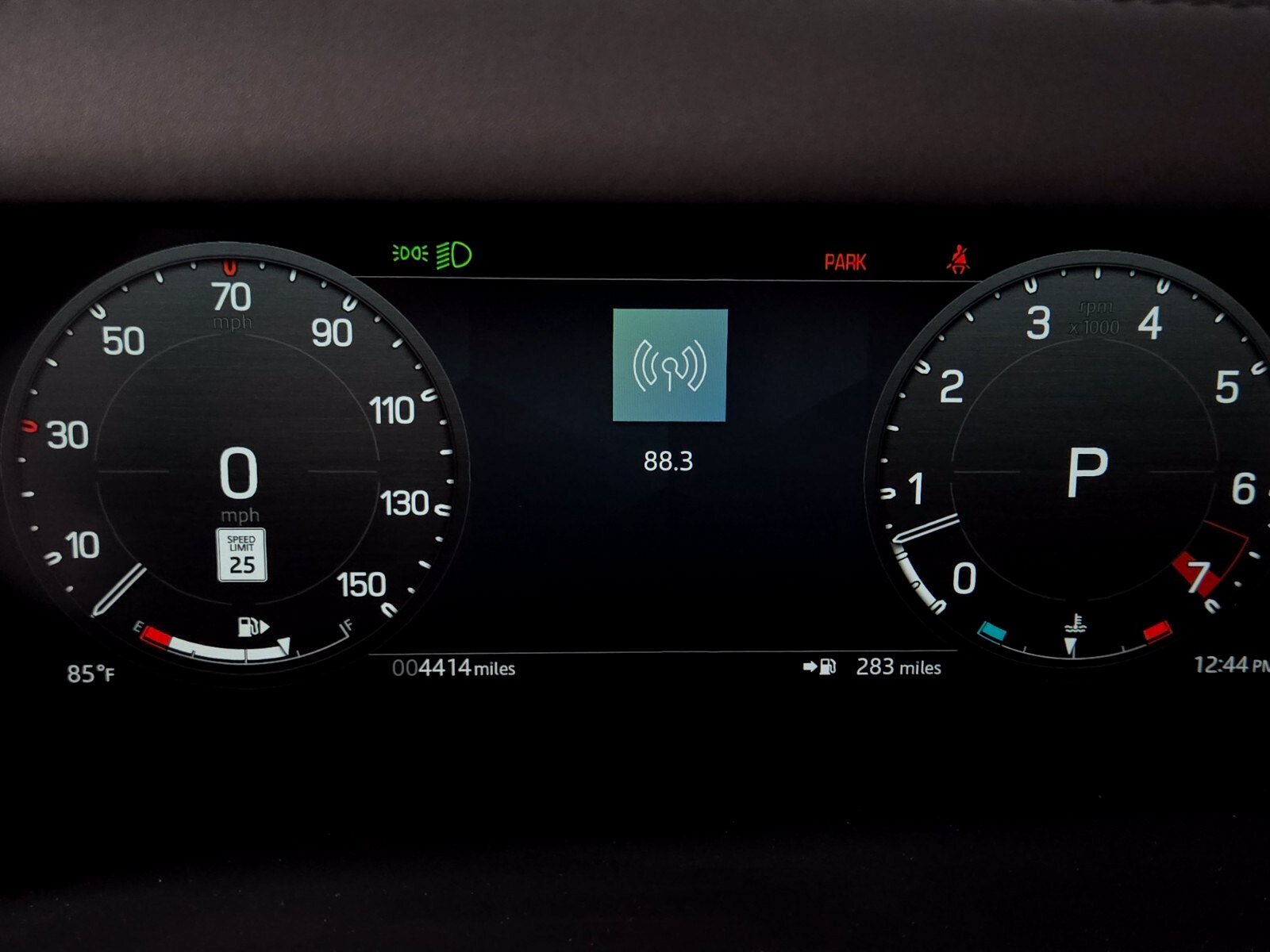Used 2026 Fuji White Land Rover X-Dynamic SE image 32