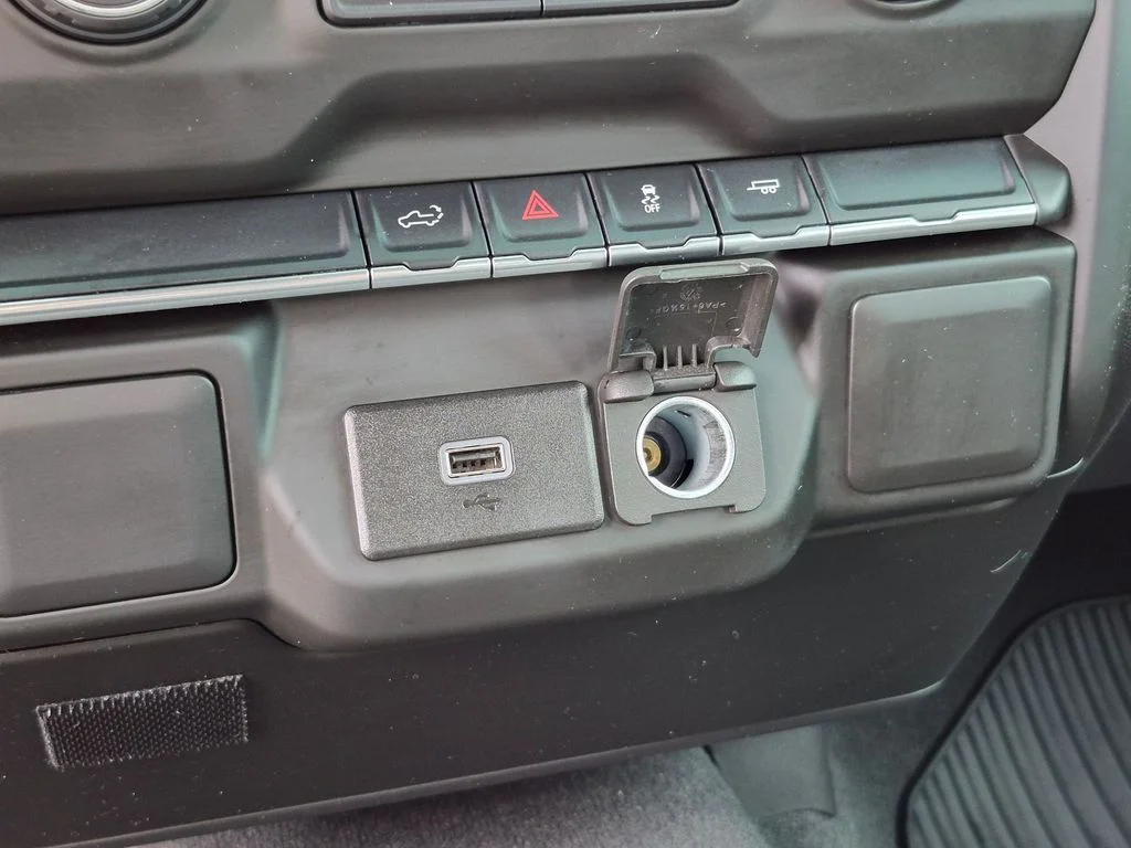 Used 2020 Blue Chevrolet Custom image 26