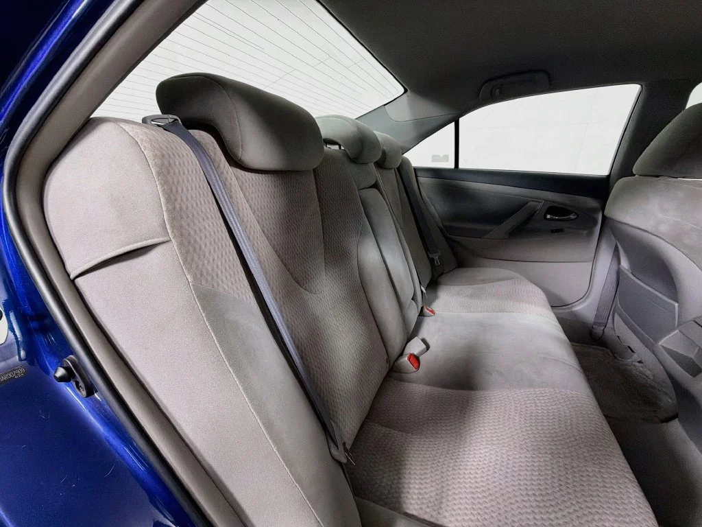Used 2010 Blue Toyota LE image 22