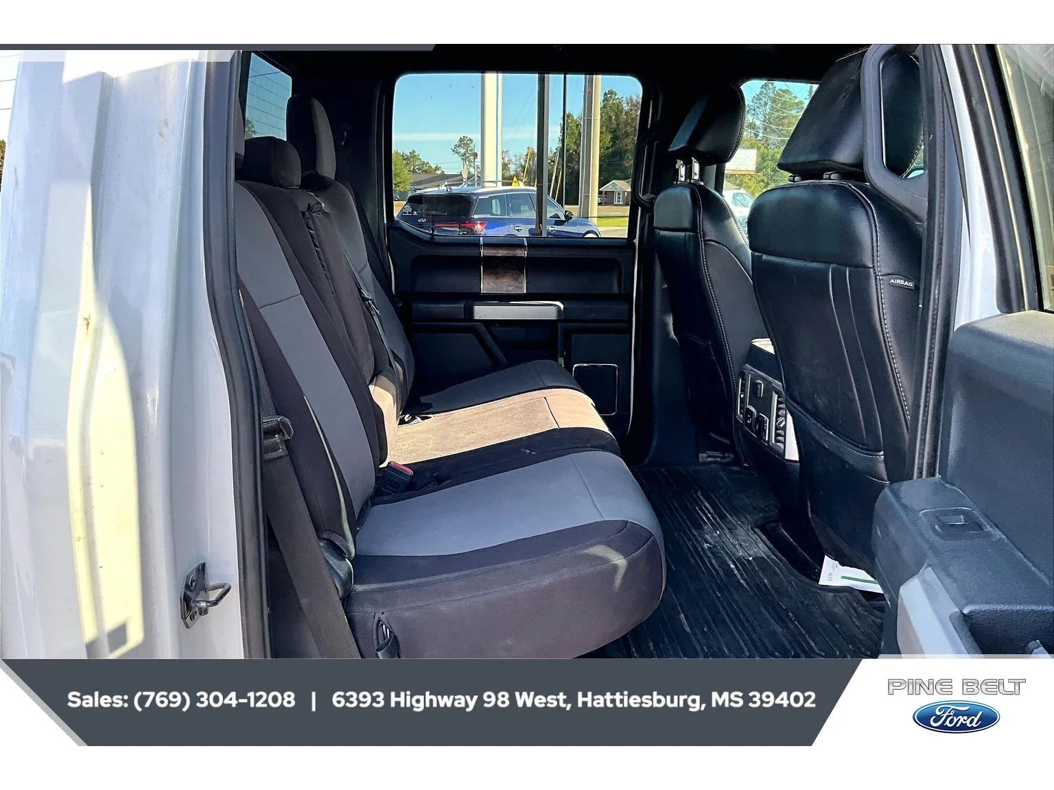 Used 2022 Star White Metallic Tri-Coat Ford LARIAT image 3
