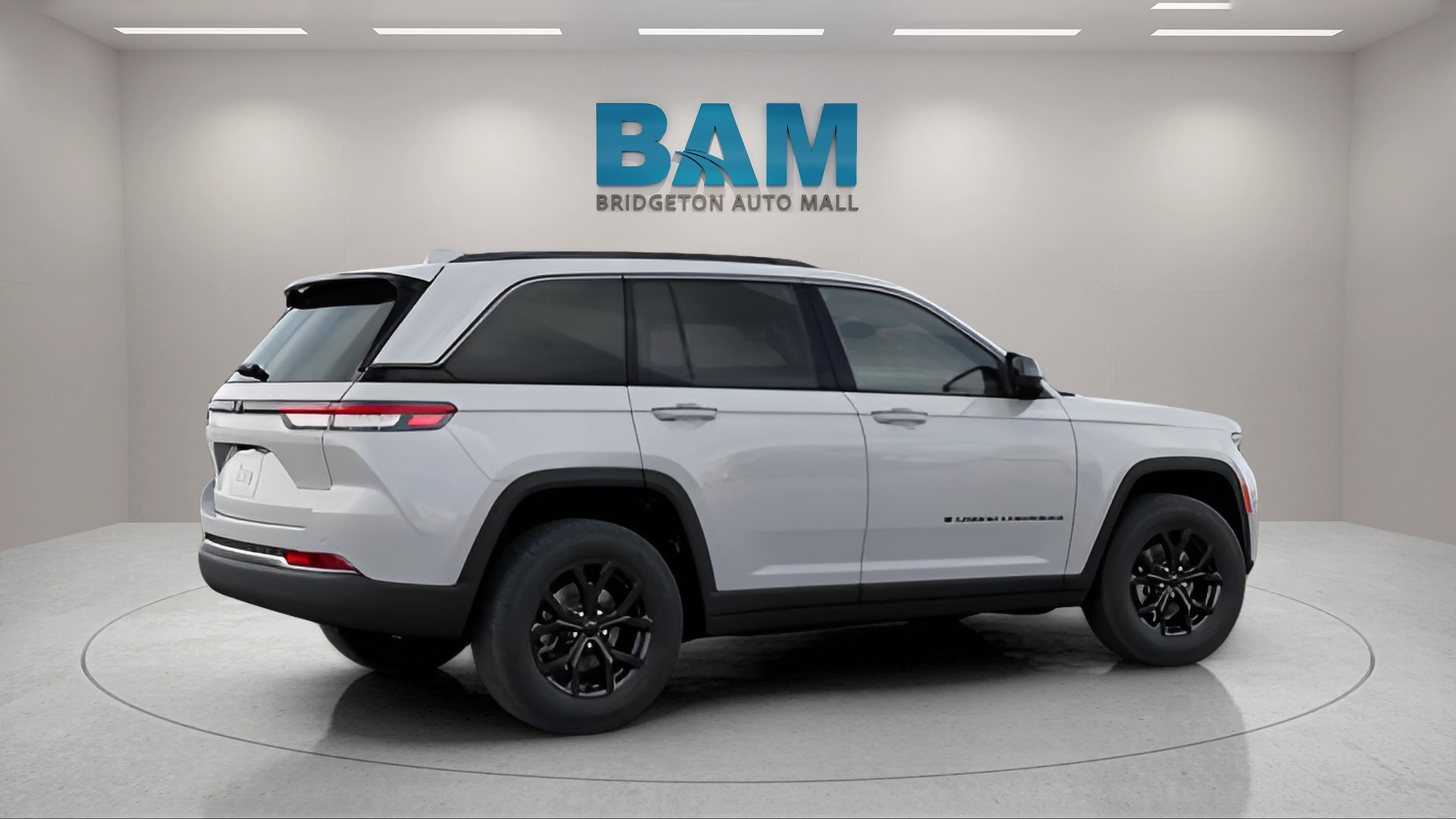 New 2026 Bright White Clearcoat Jeep Laredo Altitude image 4
