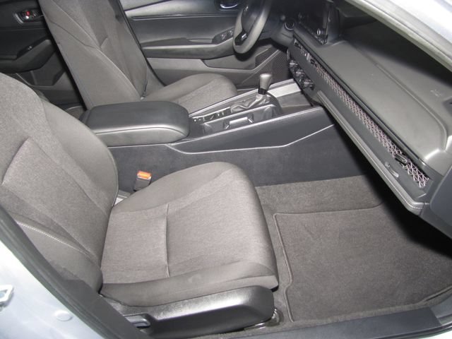 Used 2023 Lunar Silver Metallic Honda LX image 18