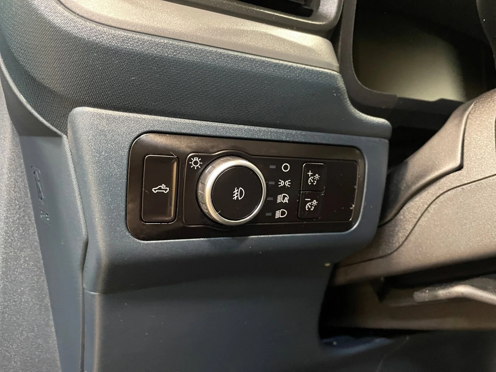 New 2026 Carbonized Grey Metallic Ford Lobo Standard image 13