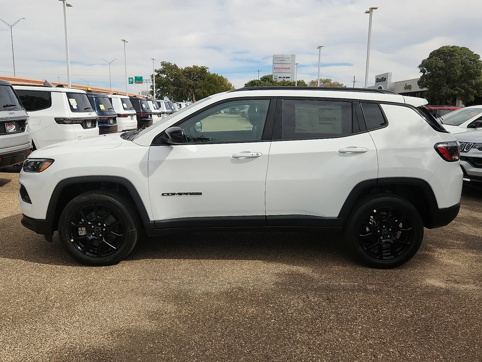 New 2027 Bright White Clear-Coat Paint Jeep LATITUDE ALTITUDE 4X4 image 2