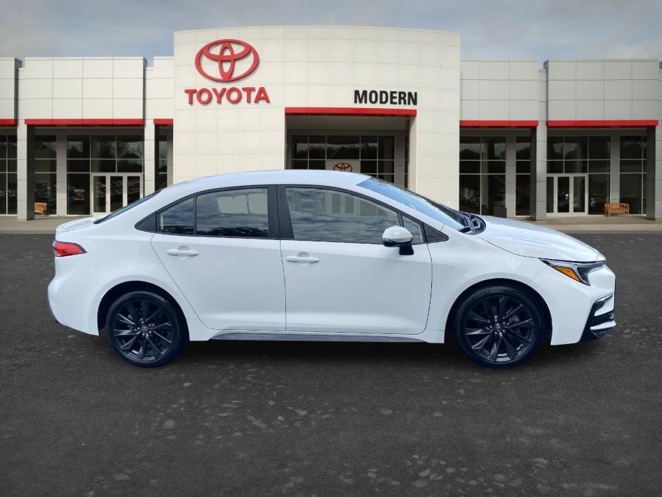 Certified Used 2023 Ice Cap Toyota SE image 4