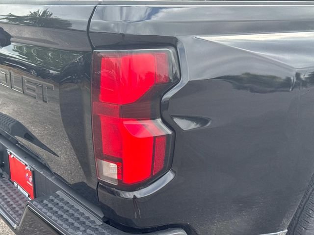 Used 2023 Black Chevrolet Z71 image 13