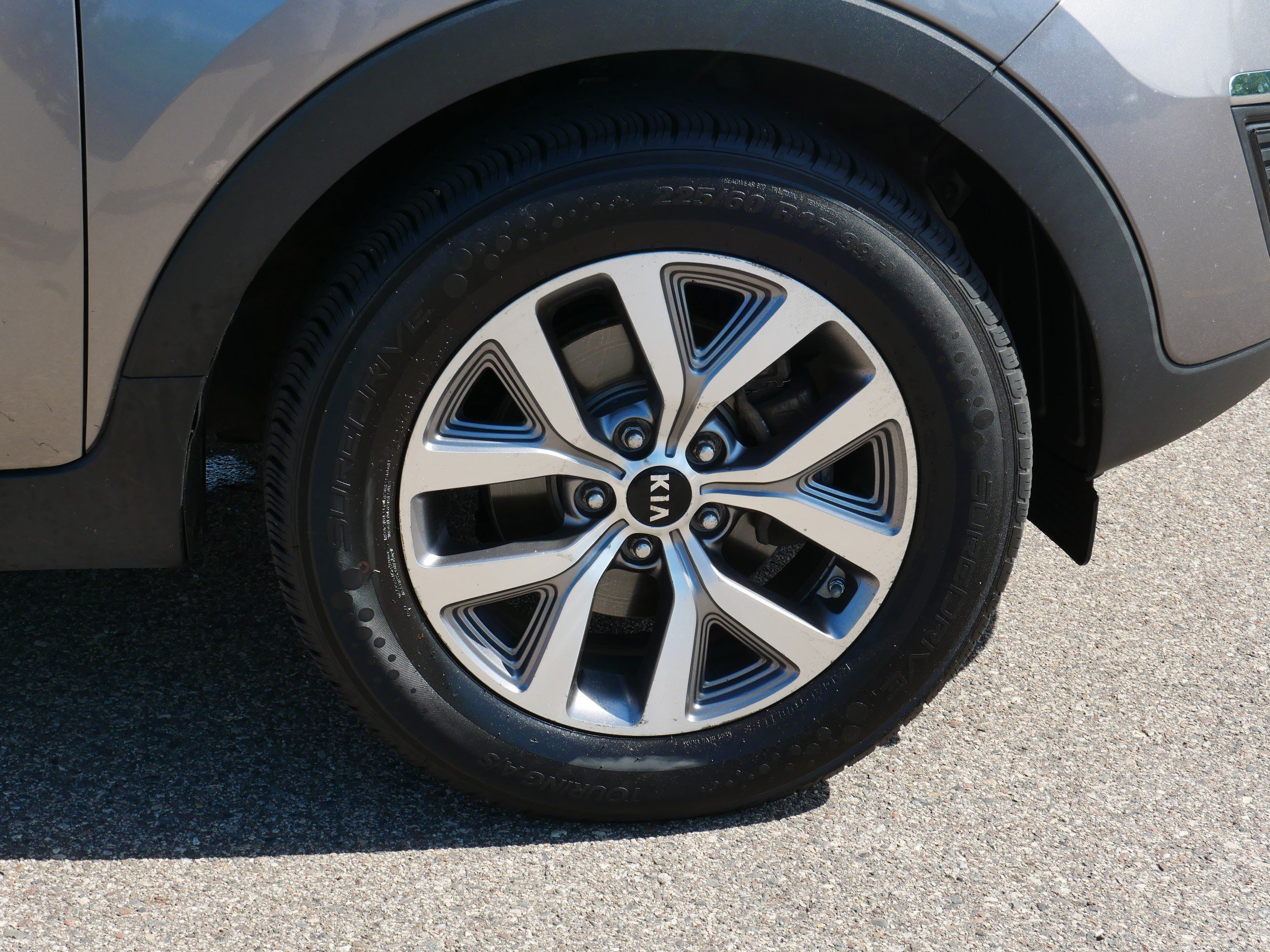 Used 2015 Mineral Silver Kia LX image 15