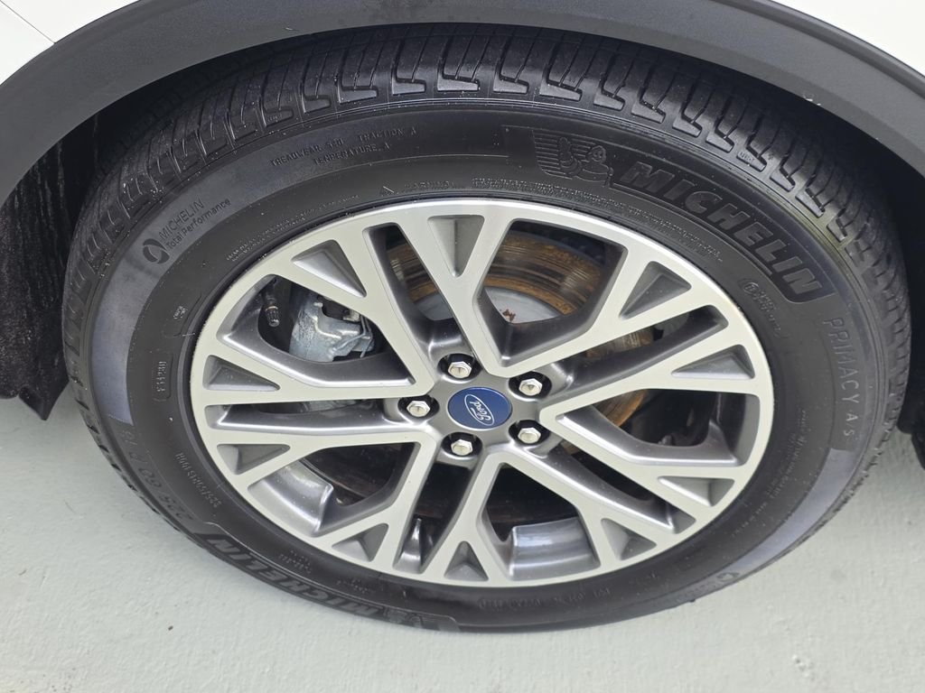 Used 2022 White Ford SEL image 39