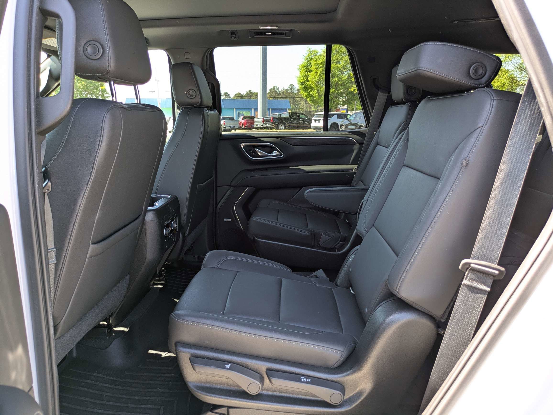 Used 2021 Summit White Chevrolet Z71 image 16