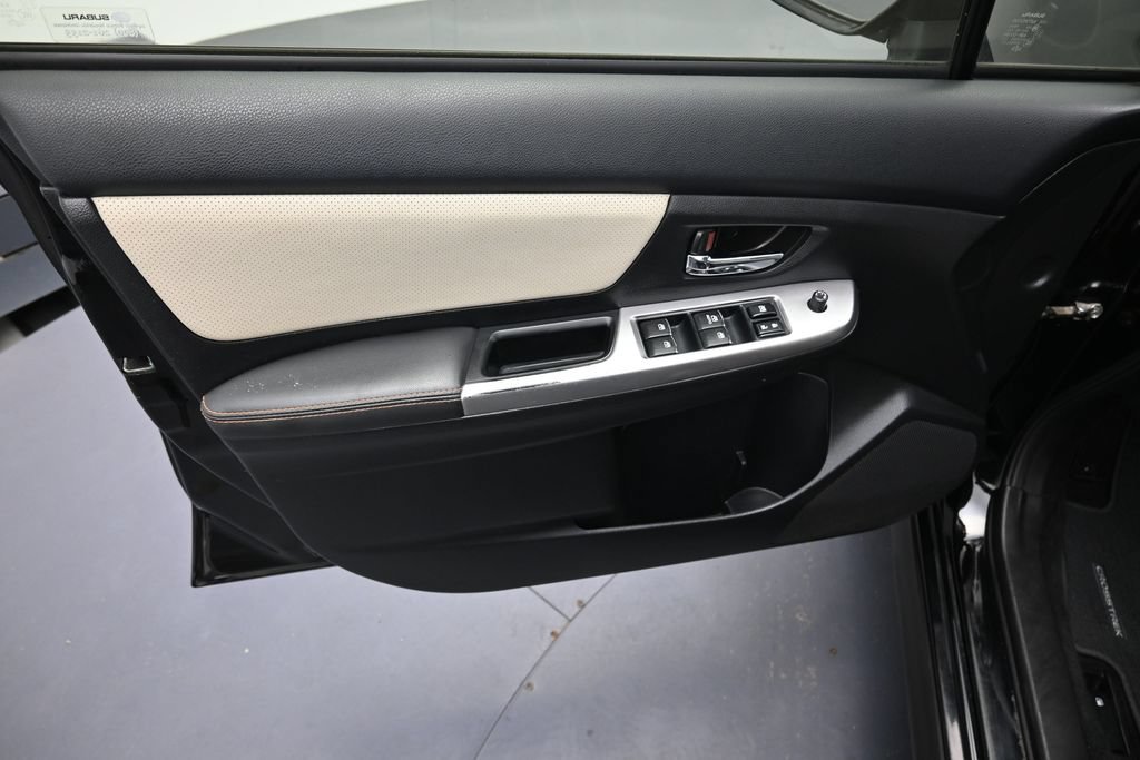 Used 2017 Crystal Black Silica Subaru 2.0i Limited image 9