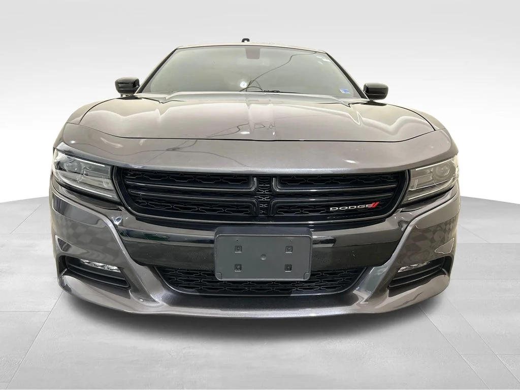 Used 2023 Gray Dodge SXT image 9