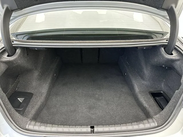 Used 2019 Silver BMW 530i xDrive image 24