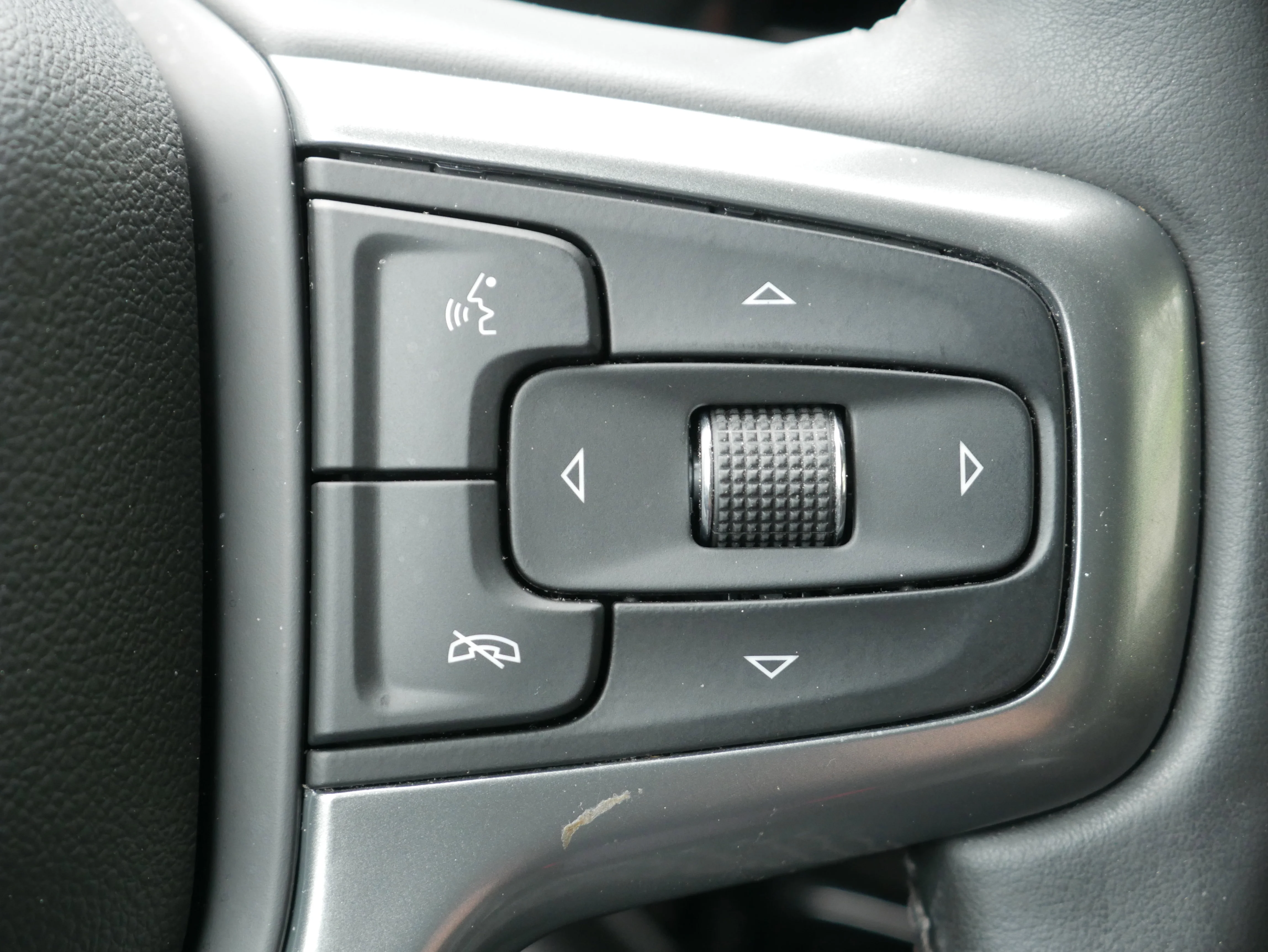 Certified Used 2025 Summit White Chevrolet LT (2FL) image 24