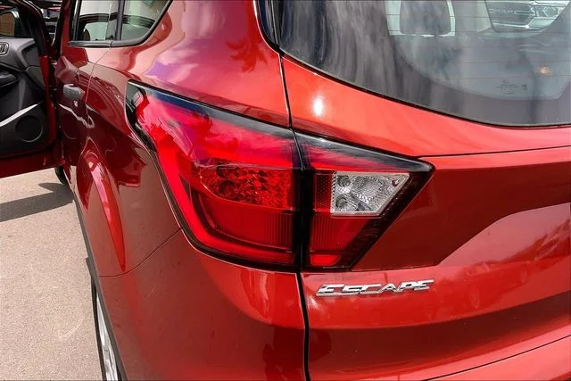 Used 2019 Orange Ford S image 27