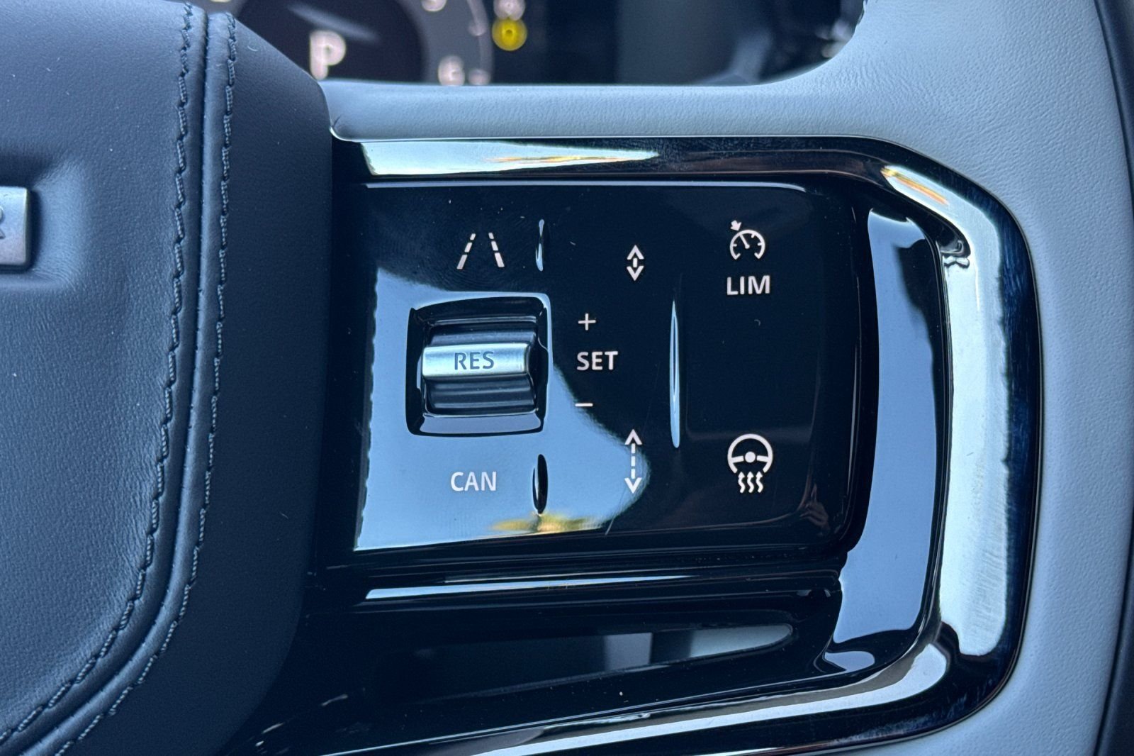 New 2026 Fuji White Land Rover S image 28