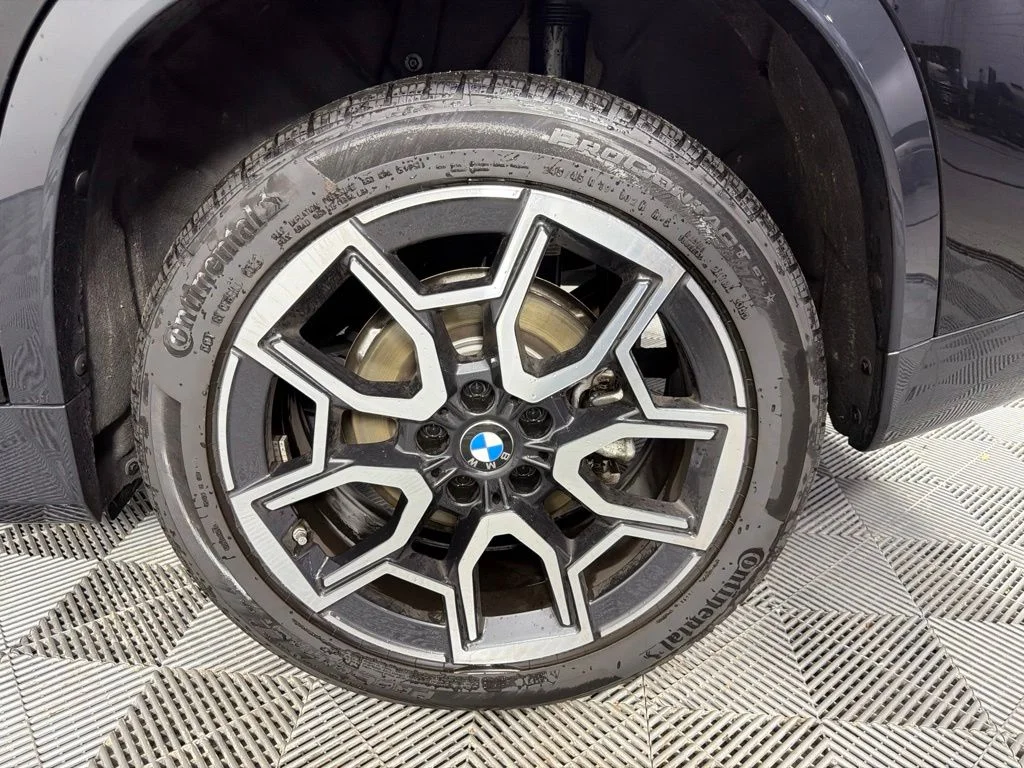 Certified Used 2026 Jet Black BMW xDrive28i image 9