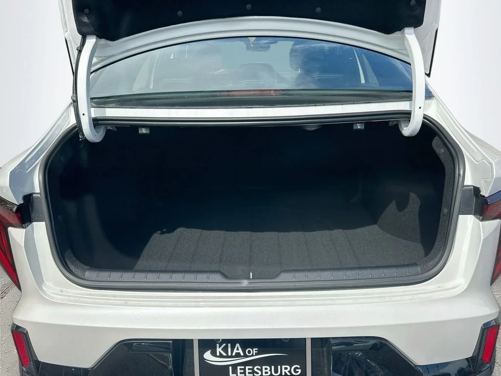 New 2026 Snow White Pearl Kia GT-Line image 27