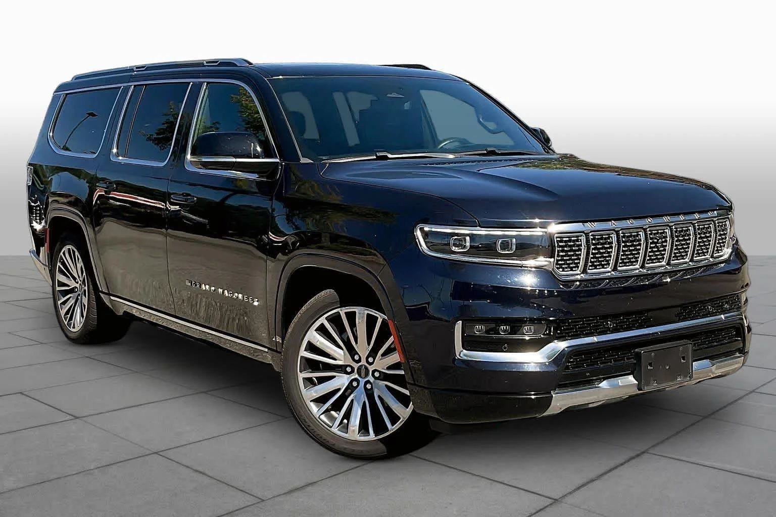 Used 2024 Midnight Sky Jeep Series III image 3
