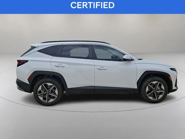 Used 2025 White Hyundai SEL image 12