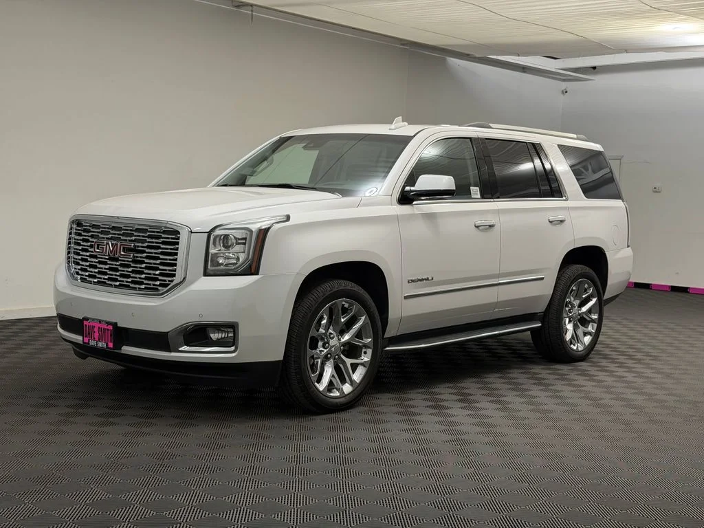 Used 2019 White Frost Tricoat GMC Denali image 1