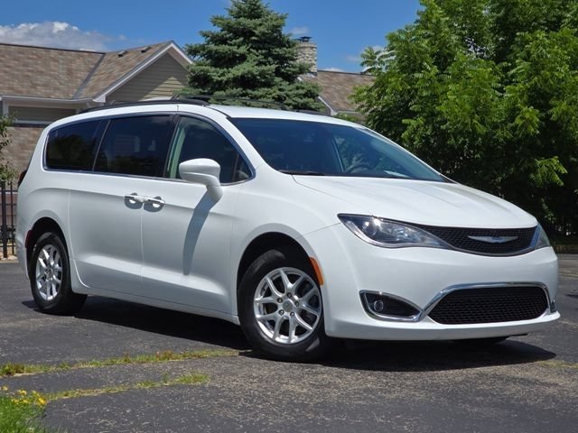 Used 2020 Chrysler Pacifica Touring with VIN 2C4RC1FG6LR278971 for sale in Centerville, OH