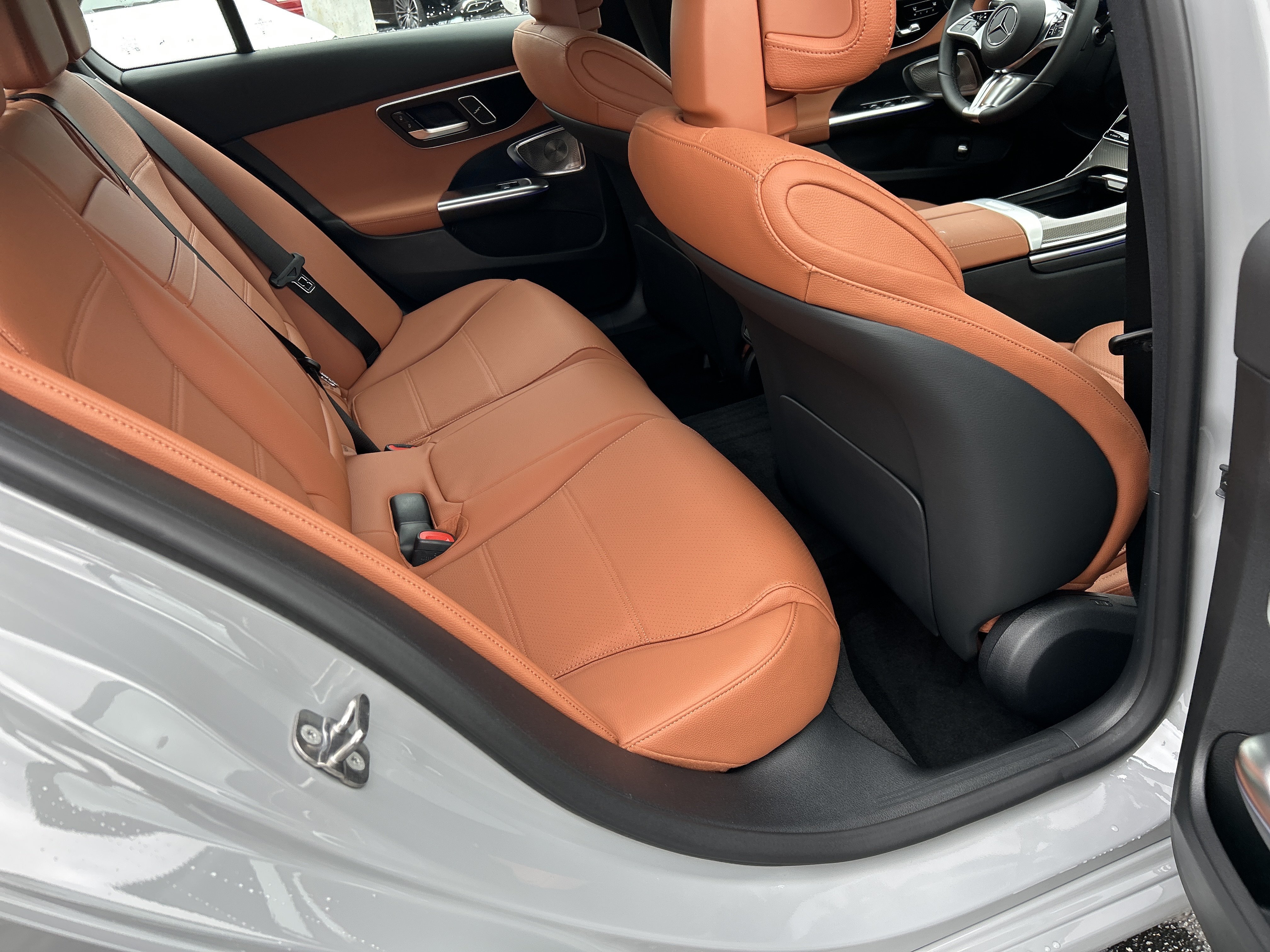 New 2026 MANUFAKTUR Alpine Grey Mercedes-Benz C 300 4MATIC® Sedan image 39