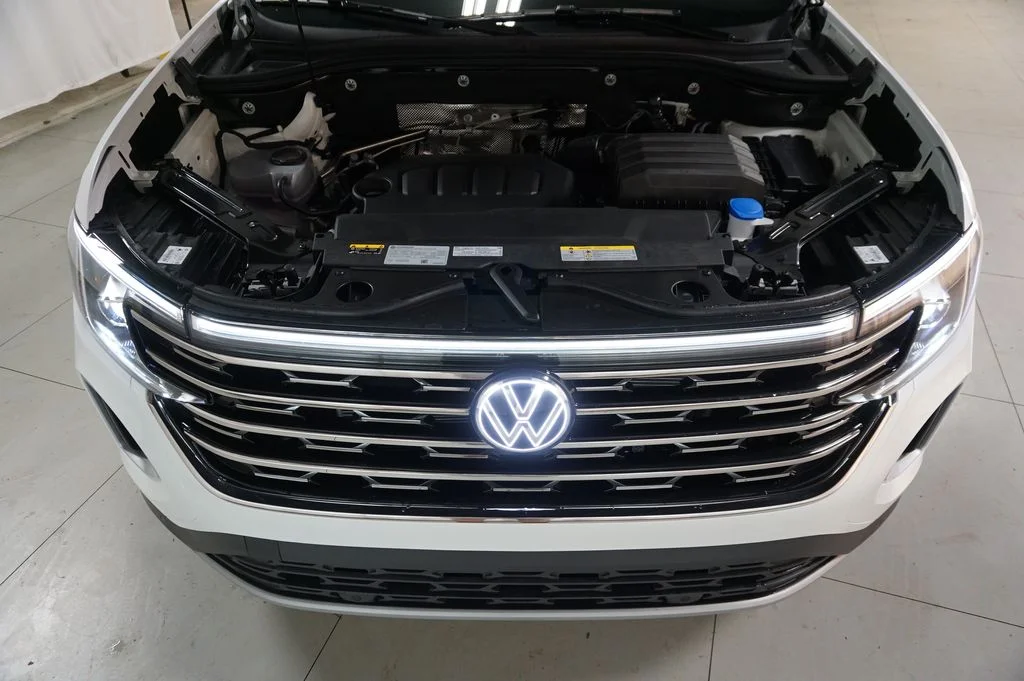 New 2026 Opal White Volkswagen 2.0T SEL image 35