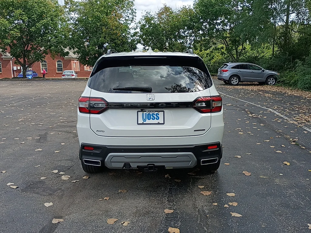 2023 Honda Pilot Touring, photo 3 of 12