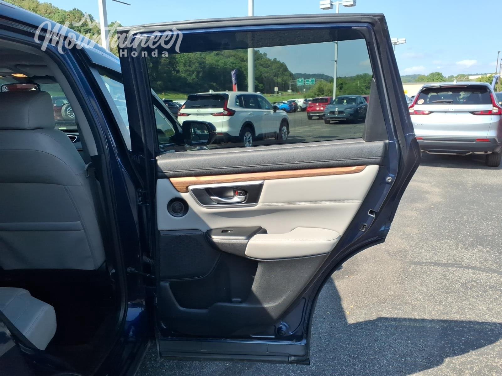 Used 2018 Obsidian Blue Pearl Honda EX-L image 19