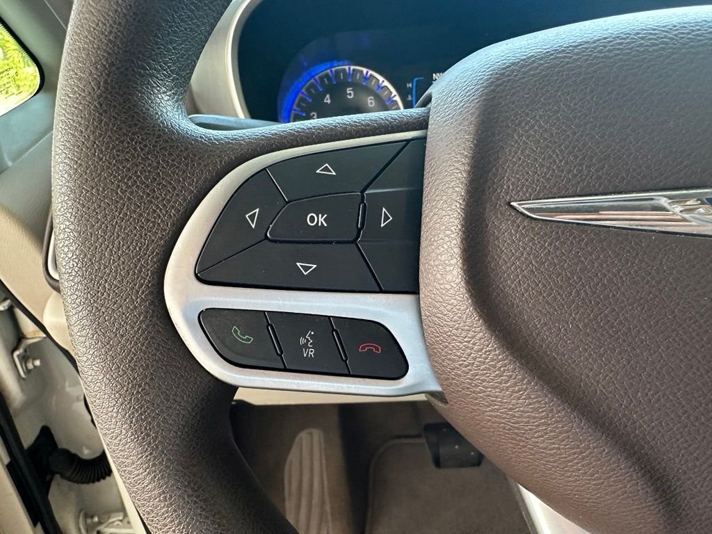 Used 2017 White Chrysler Touring image 21