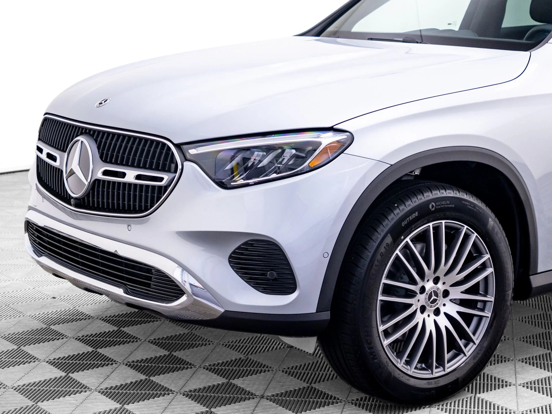 New 2026 Silver Mercedes-Benz GLC 300 image 39