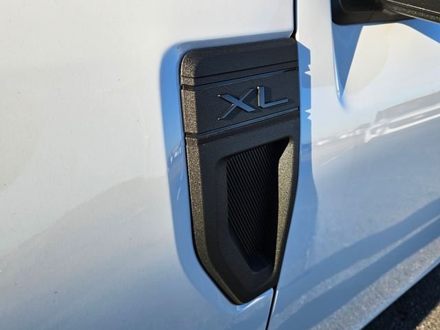 New 2026 Oxford White Ford XL image 39