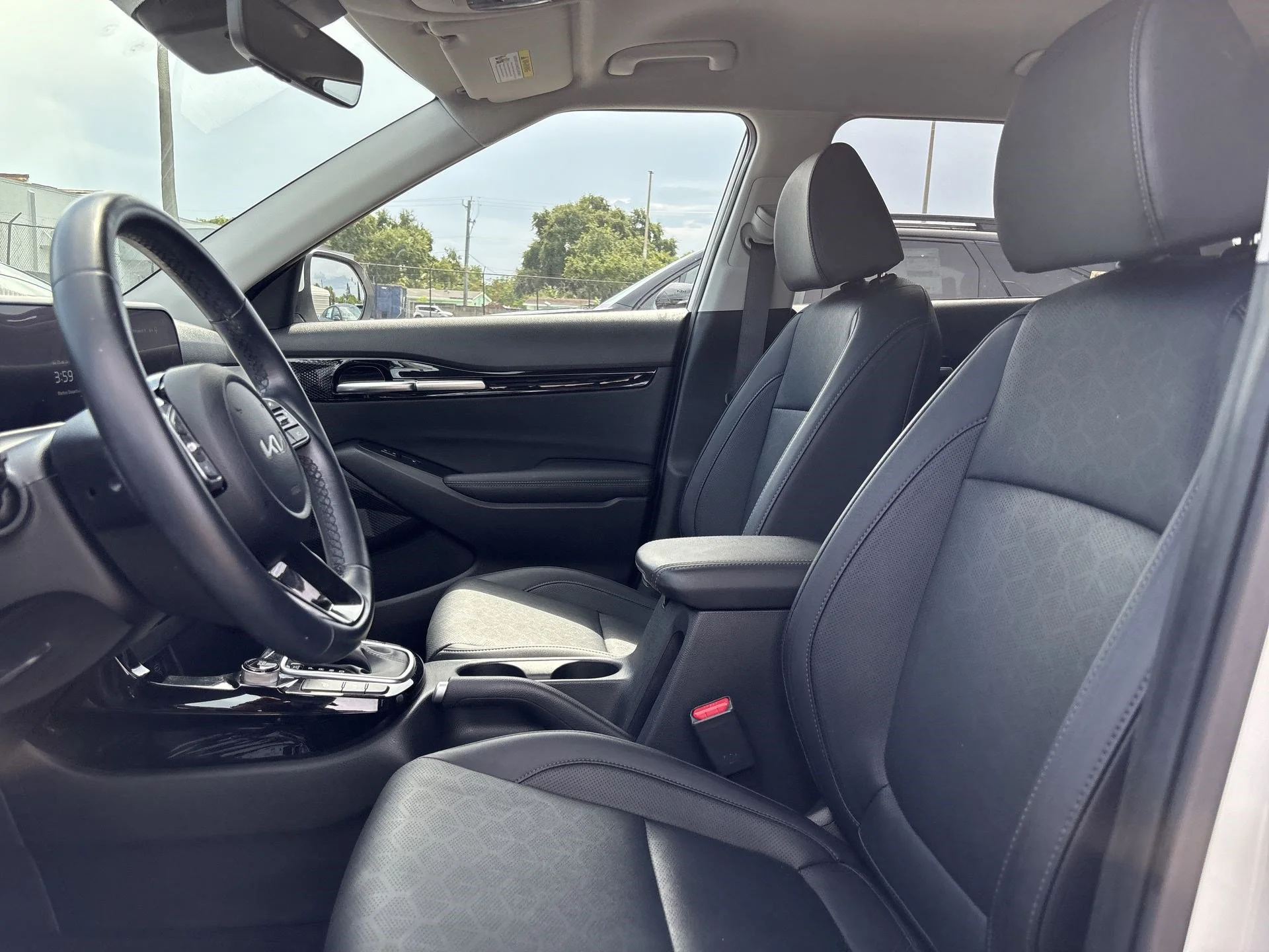 Certified Used 2024 Snow White Pearl Kia EX image 13