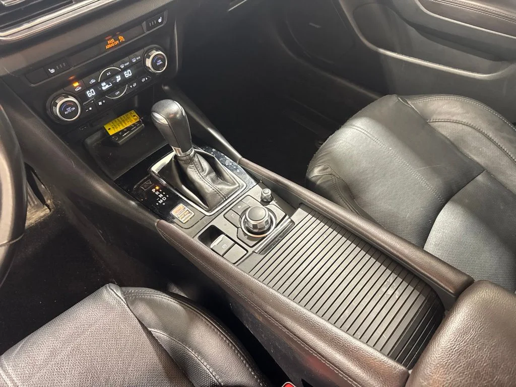 Used 2018 Snowflake White Pearl Mazda Grand Touring image 14