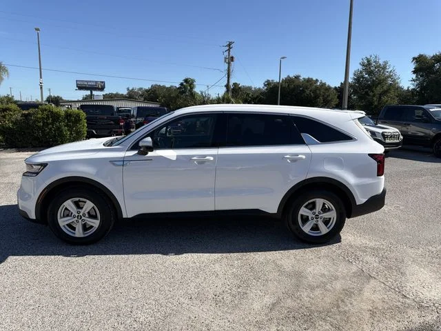 Used 2022 White Kia LX image 7