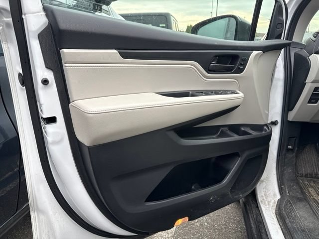 Used 2025 Platinum White Pearl Honda EX-L image 9