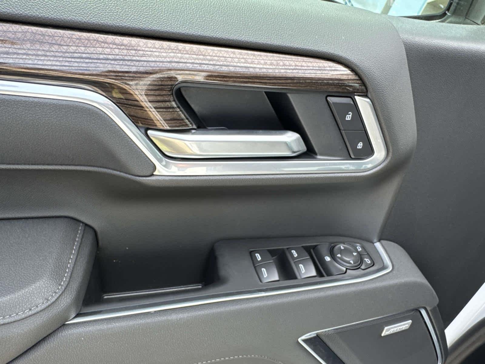 New 2026 Summit White Chevrolet RST image 12